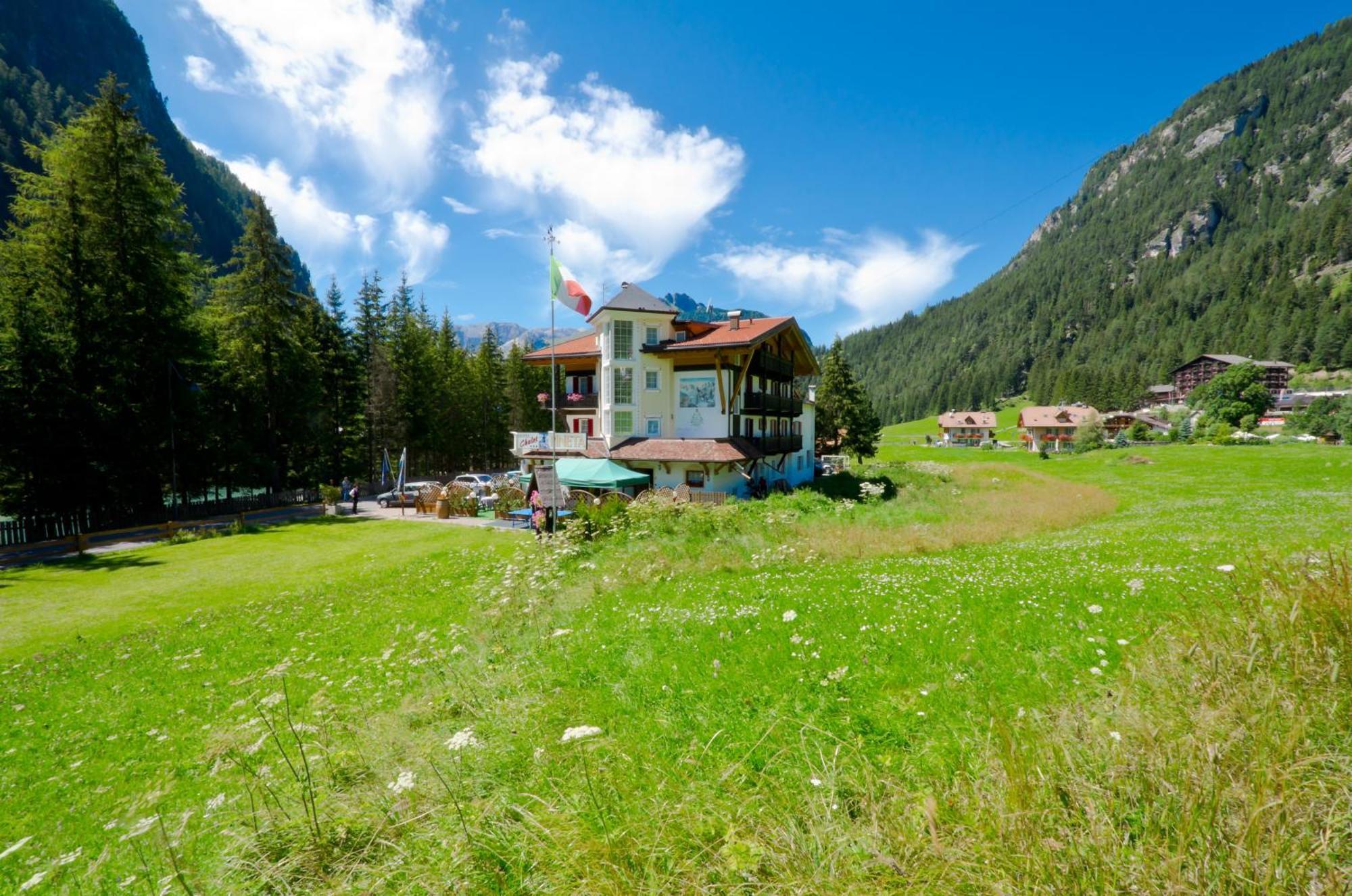 Chalet Pineta Relax Location Canazei Exterior photo
